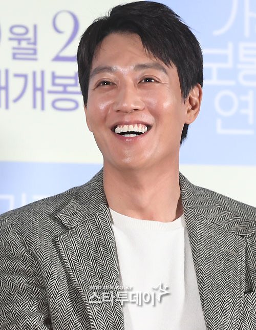 krwupdate's tweet photo. #KimRaeWon #김래원 to officially leave HB Entertainment after 8 years https://t.co/LHPsWXAIcV