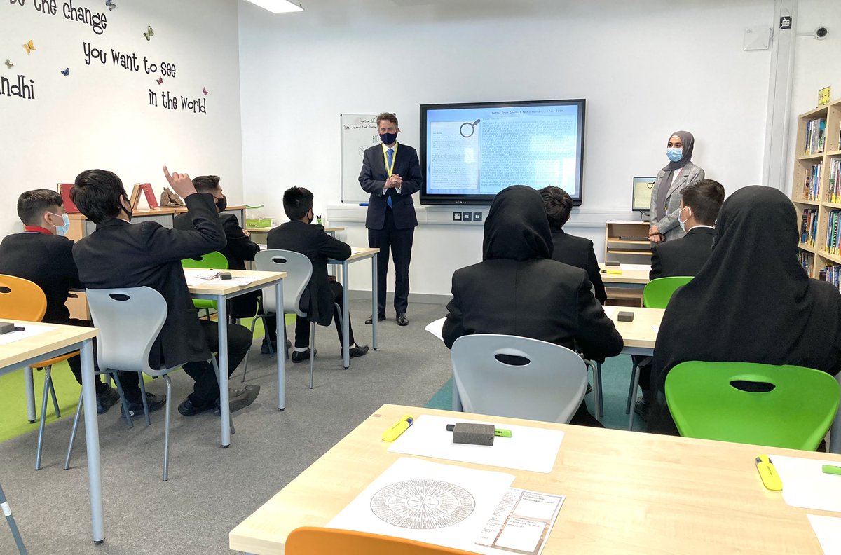 GavinWilliamson's tweet image. As schools and colleges start the summer break, I’d like to pay tribute to our amazing teachers, support staff &amp;amp; young people.
 
On my visits around the country I’ve seen your incredible resilience and dedication - despite the challenges we have all faced.
 
Thank you.