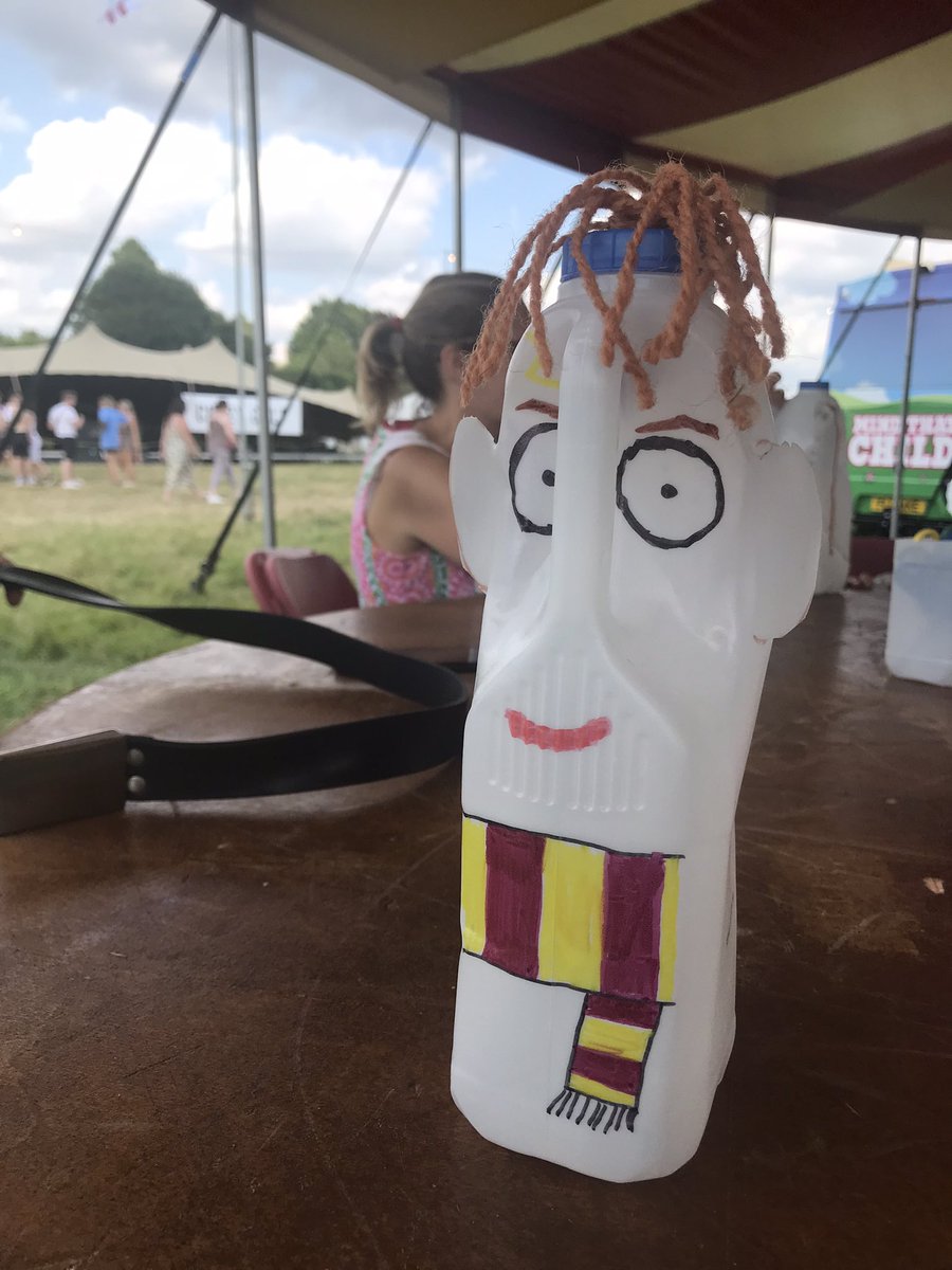 LCEPLuton's tweet photo. Lantern making workshops yesterday at @StandonCalling as part of @uniofbeds @UoBArtsProjects #bedsbigtop programme! If you’re at the festival join us for #illustration #djembedrumming and more today! https://t.co/ZmGSdi2tkZ