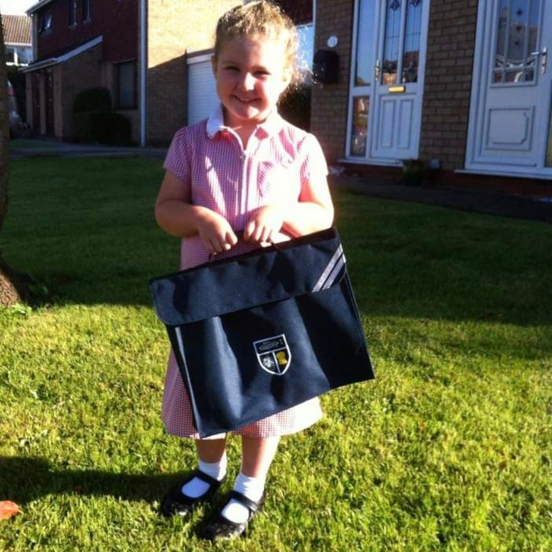 webb_alison's tweet photo. Last day at @ElvingtonCE @Class5elves she is going to miss all her teachers but is looking forward to her next chapter at @fulfordschool ❤🥰 https://t.co/v10xcCkuFM