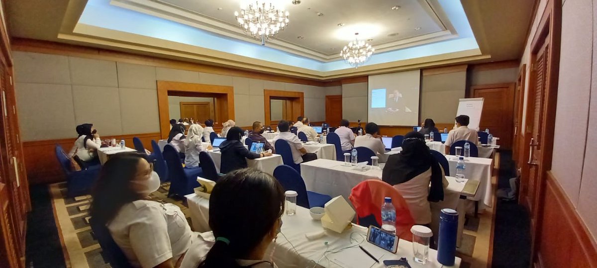 AusBorderForce's tweet photo. Recently, the ABF hosted webinars with Indonesian & @ASEAN law enforcement agencies. These focused on countering terrorism & violent extremism, as well as supply chain security. Through international cooperation we can prevent these threats to our border. #StrongBordersTogether https://t.co/YUx8d7chqj