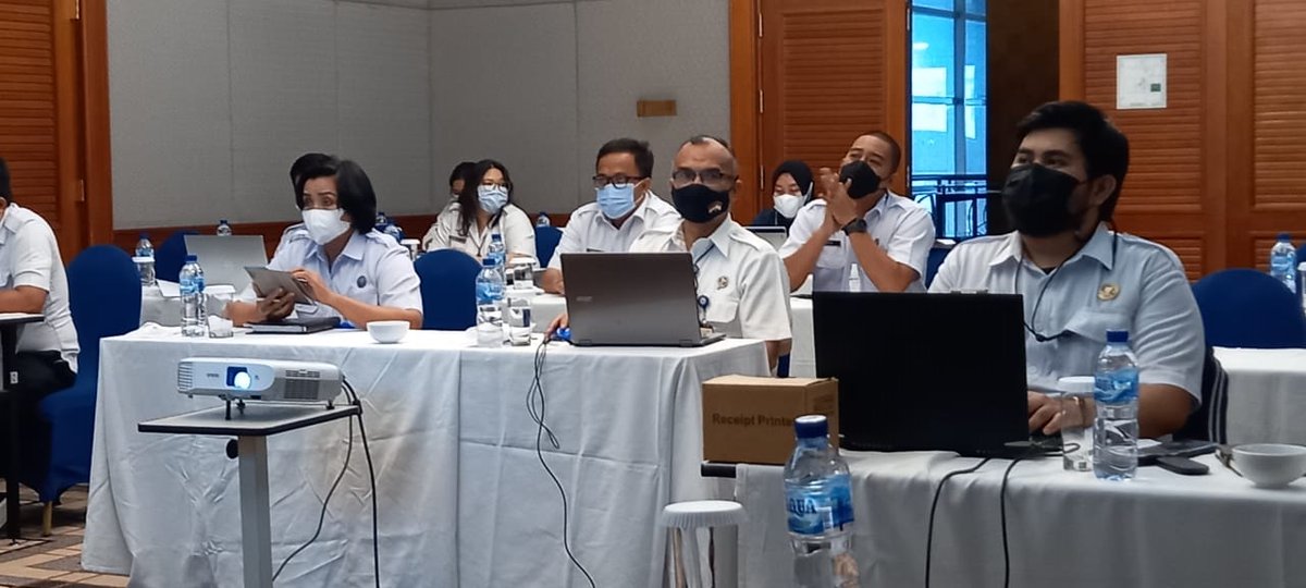 AusBorderForce's tweet photo. Recently, the ABF hosted webinars with Indonesian & @ASEAN law enforcement agencies. These focused on countering terrorism & violent extremism, as well as supply chain security. Through international cooperation we can prevent these threats to our border. #StrongBordersTogether https://t.co/YUx8d7chqj