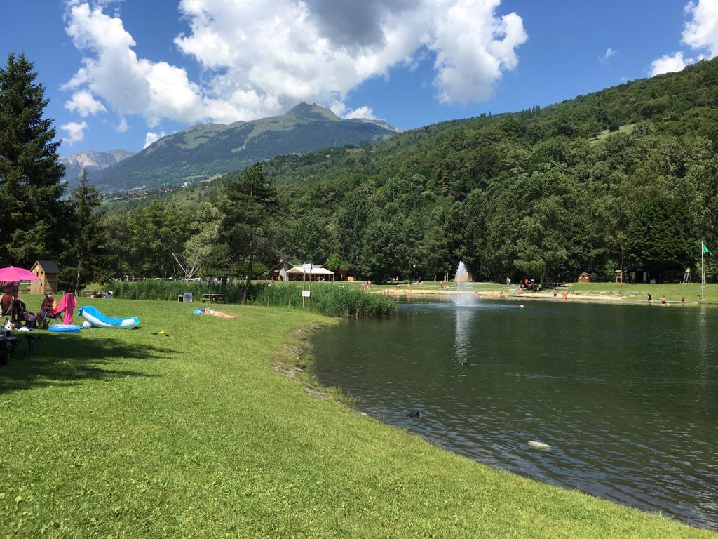 We've enjoyed being able to swim again at Plan d'eau now the weather's back to normal temperatures. It's been so hot! #frenchmountains #alps
