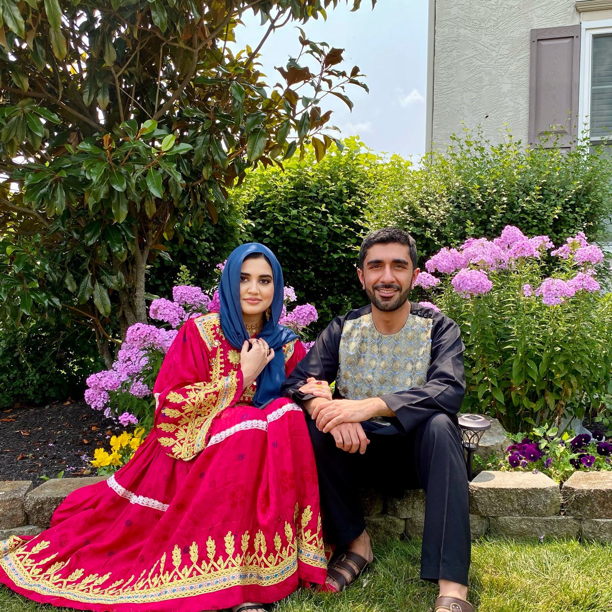 MatakHamdard's tweet photo. له خپلو ښځو سره د یو سیال/رقیب په څېر چلند زموږ د ټولنې یوه لویه ستونزه ده.
که له ښځو سره د ملګرتیا په تار چلند وشي، ژوند به په مراتبو رنګین، له نېکمرغیو او بریاوو ډک شي. نران باید د ښځو له مېړه کېدو وړاندې د هغوی کلک ملګري شي.

#PicMorga
#LoveExperts https://t.co/Tjh0KHHqV9