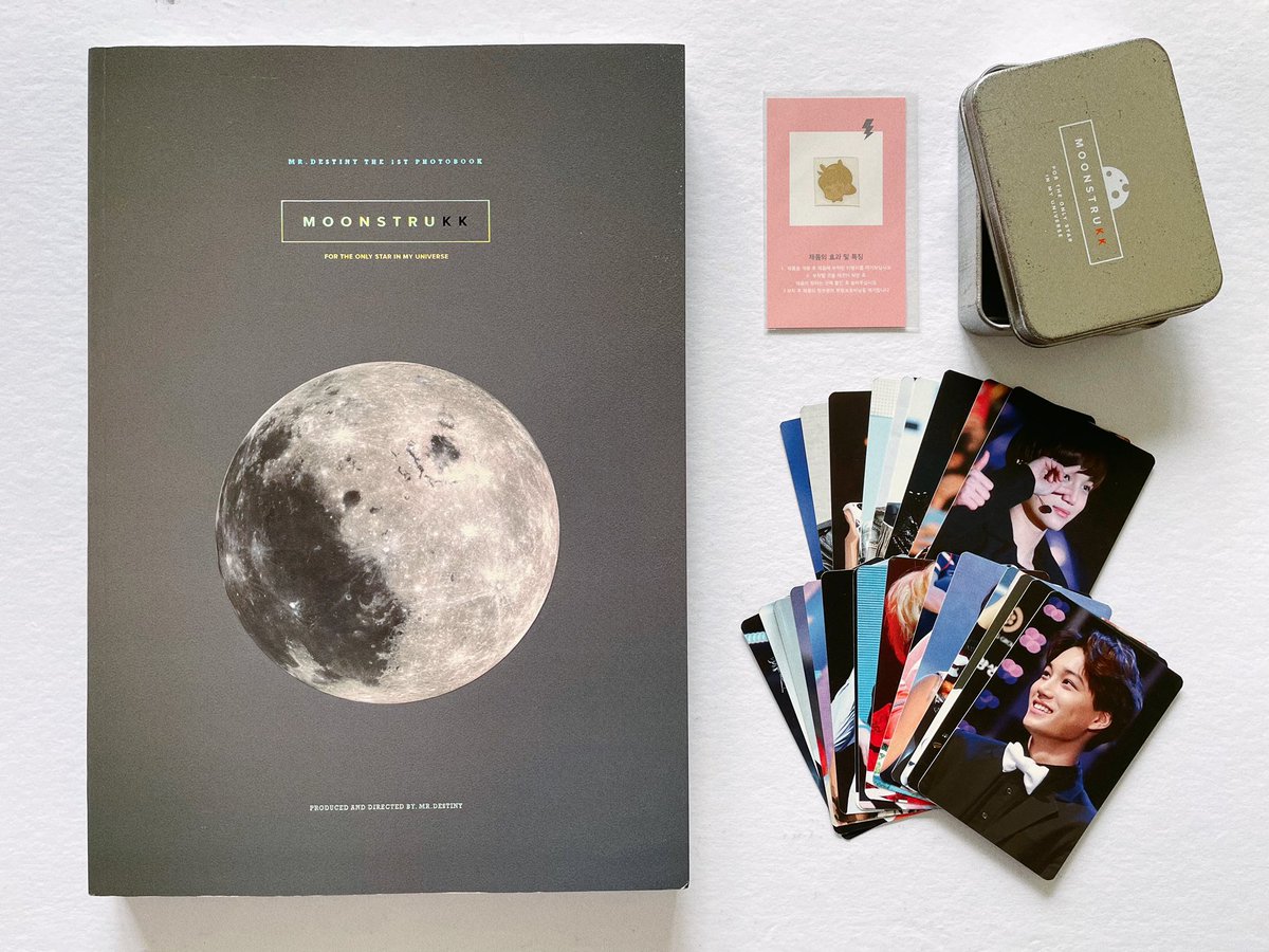 visualgodkji's tweet photo. wts / lfb / ph only

selling mr. destiny 1st photobook + dvd ‘moonstrukk’ (complete inclusions)

💵 php 1,200
✔️ 8/10 condition (everything’s kept in sealed plastic)
📦 jrs or sdd (metro manila only)

please dm for more info, thank you!

🏷 exo kai fansite goods pb mide jongin https://t.co/L6MhtwCEya