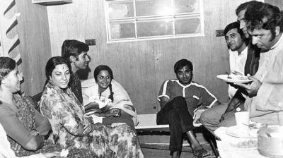 BollyMemories's tweet photo. #50YearsOfReshmaAurShera 23Jul1971
#SunilDutt #WaheedaRehman #AmitabhBachchan #VinodKhanna #Rakhee #Jaynt #AmrishPuri #Ranjeet #KNSingh #Sulochana and #SanjayDutt
#BalkaviBairagi
#RajendraKrishan
#Jaidev
#SunilDutt https://t.co/MWyWDnGyNX
