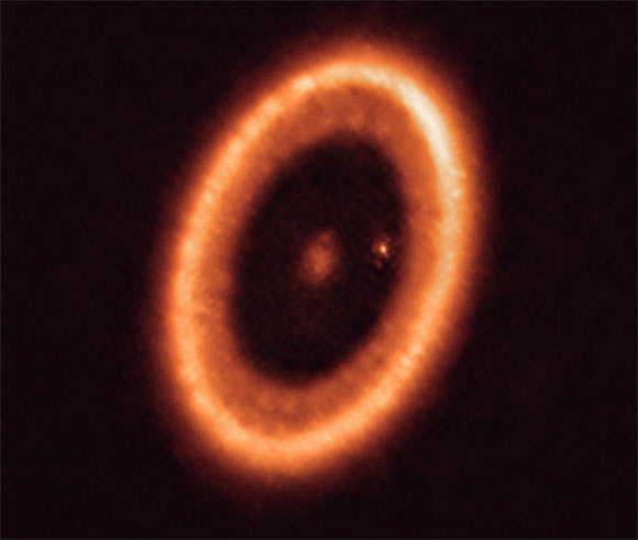 estelsiplanetes's tweet photo. Brutal.
Imatges del radiotelescopi ALMA que mostren el disc protoplanetari on s'estan formant planetes al voltant de l'estrella PDS 70. I no tan sols això: també mostra el disc al voltant d'un dels seus planetes... on es podrien estar formant llunes!
https://t.co/8m5Nw6wSzB https://t.co/3U9lHTRDDb