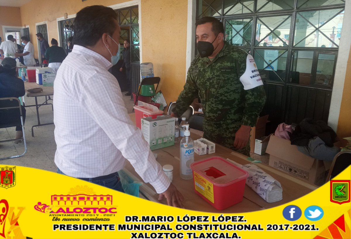 DrMarioLopezL's tweet photo. #EstrategiaNacionalDeVacunación💉 | ¡Ya ha comenzado la vacunación de la segunda dosis a personas de 50 - 59 años y la primera dosis a personas de 40 - 49 años de #Xaloztoc! Recibí en las instalaciones al Ing. Martín Islas Sánchez, Enlace de Vacunación de @BienestardeTla1. https://t.co/VB4yXTAVaJ