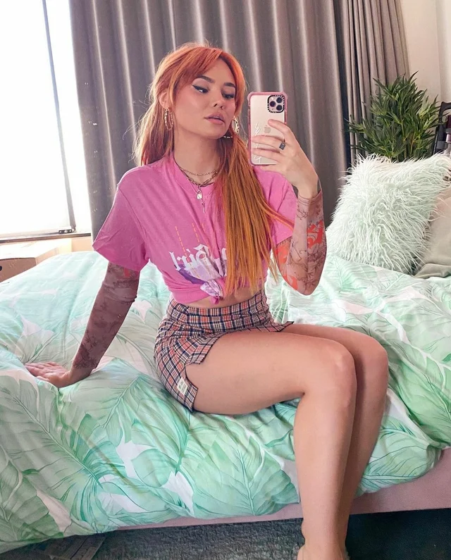 TaliaMarx's tweet photo. Sending two selfies to this hot hunk hope he likes them @KnownToDominant https://t.co/5Xf7mRtcEa