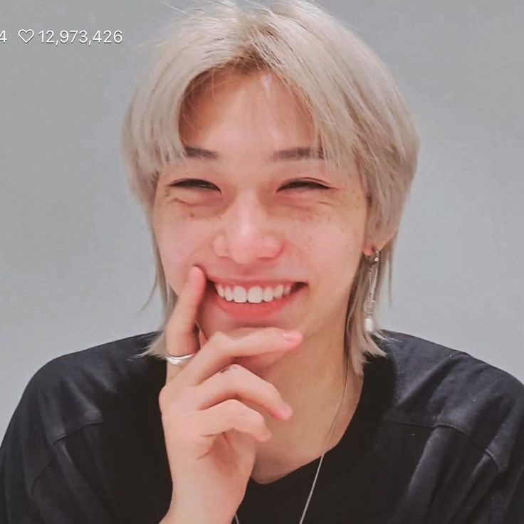 leebeomyu's tweet photo. - ,,𝘖𝘬 𝘱𝘦𝘳𝘰 𝘢𝘱𝘳𝘦𝘤𝘪𝘦𝘮𝘰𝘴 𝘭𝘰 𝘣𝘰𝘯𝘪𝘵𝘰 𝘲𝘶𝘦 𝘴𝘦 𝘷𝘪𝘰 𝘧𝘦𝘧𝘪 𝘦𝘯 𝘦𝘴𝘵𝘦 𝘭𝘪𝘷𝘦:
#skzoo #StrayKidsComeback https://t.co/eHv9qeXYcT