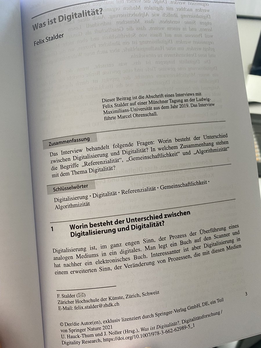 Wer bislang Schwierigkeiten mit dem Digitalitätsbegriff hatte, sollte das Interview mit <a href="/stalfel/">felix stalder (@festal@tldr.nettime.org)</a> im Band link.springer.com/book/10.1007/9… lesen. Und den Rest am besten auch:) Umsonst zum Download für alle Studierenden. #digitalitaet #twlz