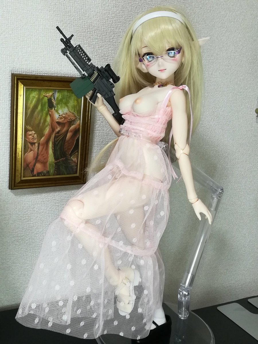 股関節のはまりが甘かったっぽくてしっかり差し込んだら保持出来るようになった
ただ可動範囲は干渉あってどうしても制限ある 