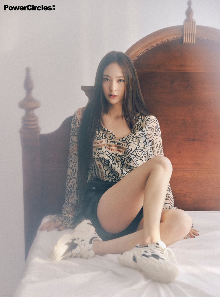 SOOJUNGLOOKS's tweet photo. Krystal Jung // PowerCircles, 2021 https://t.co/WWVs5Y36Vh