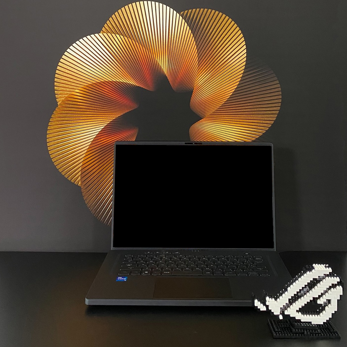 ASUS_ROG's tweet image. Now you see me         Now you don&apos;t

📸 by ROG Japan @ASUSROGJP
#ZephyrusM16