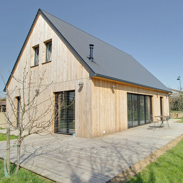 Quand on aime, on ne compte pas ! Impossible de vous dire le nombre d'articles réalisés sur les maisons bois... Par contre, je peux vous indiquer où en lire certains ;-) 
bit.ly/3iCEPT8 <a href="/architectureboi/">Architecture Bois</a> 

#maison #chalet #villa #extension #bois #wood