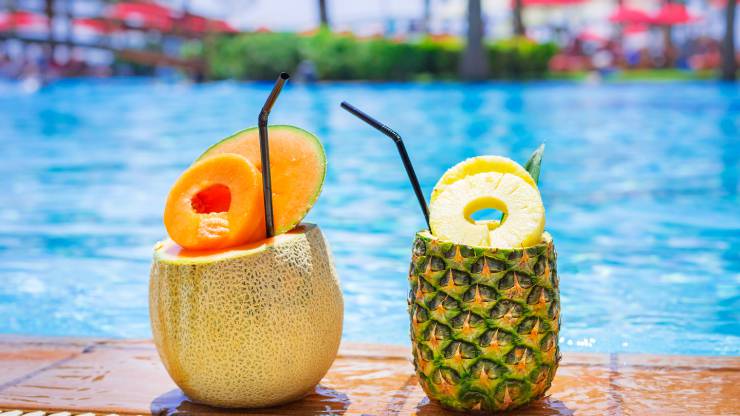 HeleneParfait's tweet photo. [#tips] A l'heure des départs en vacances, on vous fait un petit rappel des 10 choses à faire pour partir sereinement et profiter pleinement des vacances 🏄🏼‍♀️☀️🍹
👉https://t.co/No6cZXbZRH 

#prevention #assurance #vacance #todolist https://t.co/YpdqD9zwTP