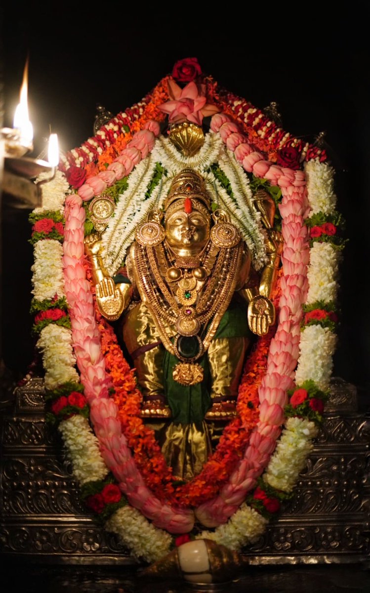 daivaradhane's tweet photo. #ಅಪ್ಪೆ_ಶ್ರೀ_ದುರ್ಗಾಪರಮೇಶ್ವರಿ / #Appe_Shree_Durgaparameshwari 
#ಅಪ್ಪೆನ_ಇನಿತ_ಅಲಂಕಾರ❤️
#ಭ್ರಮರಾಂಬಿಕೆ  #ಜಲದುರ್ಗೆ
#ಕಟೀಲೇಶ್ವರೀ
#kateeleshwari
#ದೈವಾರಾಧನೆ 
#Daivaradhane https://t.co/bd3NQePtGM
