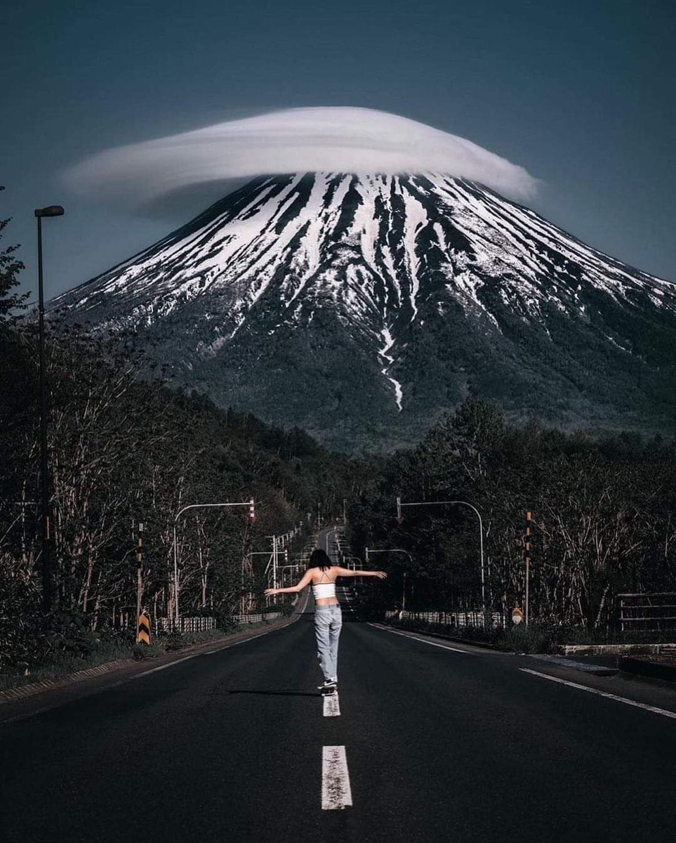 Mount Fuji, Japan...
Photo by rkrkrk...
