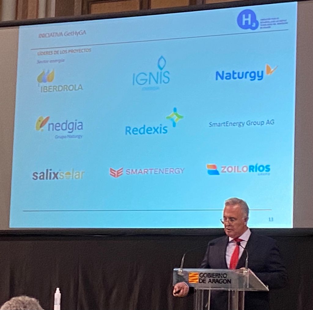 ZoiloRiosSA's tweet photo. Ayer estuvimos en la presentación del proyecto #GetHyGA en el que participa #ZoiloRios junto con otras muchas empresas y entidades y que tiene como objetivo consolidar el #hidrógeno “como un referente en el camino energético y tecnológico”.🔋
➕INFO👉 https://t.co/jrRlPPWBBy https://t.co/U86MqwcOz4