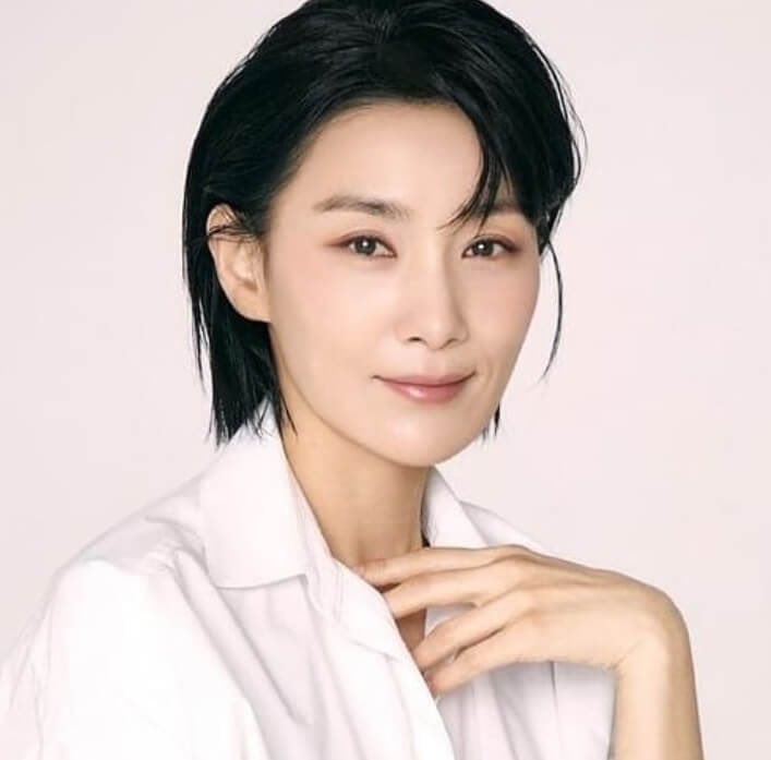 Jenny Lee Pink Blue And Pink Background And Outfits 天海祐希 金瑞亨 김서형 Jenny Lee Pink Blue And Pink Background And Outfits 天海祐希 金瑞亨 김서형