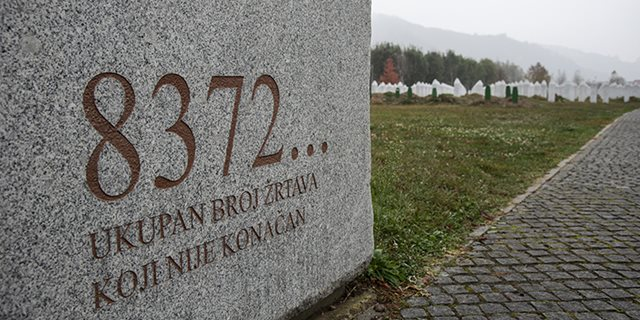 necenzurirano_'s tweet photo. Srebrenica. Naj se nikoli ne pozabi. #26let https://t.co/0prXG4UUAv