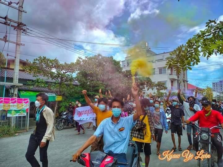 Thandar40179369's tweet photo. Mandalay City: Youths Protest Group is as determined as always on Jul11, voicing out Anti-Fascist regime protest chants and demanding for Democracy. #July11Coup #WhatsHappeningInMyanmar https://t.co/Eya3aFv7DF