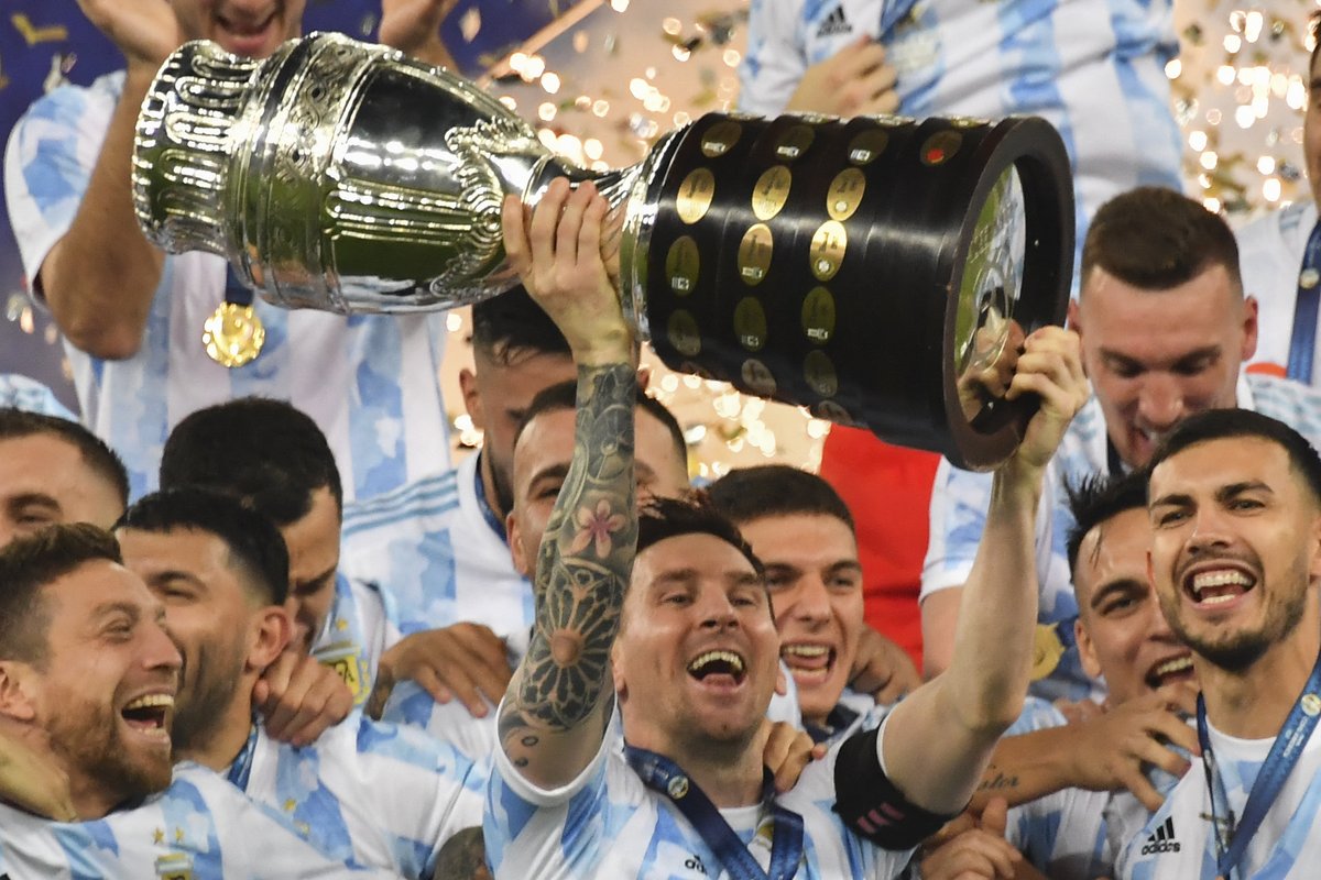 ChampionsLeague's tweet photo. ✅ Golden Boot
✅ Best Player Award
✅ First major international title

🇦🇷 Lionel Messi = Copa América champion 🏆

#CopaAmérica | #UCL https://t.co/62qiJqBZ0B