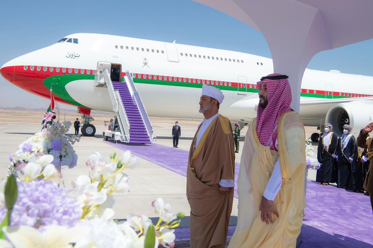 spagov's tweet photo. #صور_واس | تلبية لدعوة من #خادم_الحرمين_الشريفين.. سلطان عُمان يصل إلى #نيوم في زيارة دولة للمملكة.. وسمو #ولي_العهد في مقدمة مستقبليه في مطار خليج نيوم.
https://t.co/9W5kXfbAaD 
#السلطان_هيثم_يزور_المملكة 
⁧#واس https://t.co/YvZ52kAXgo