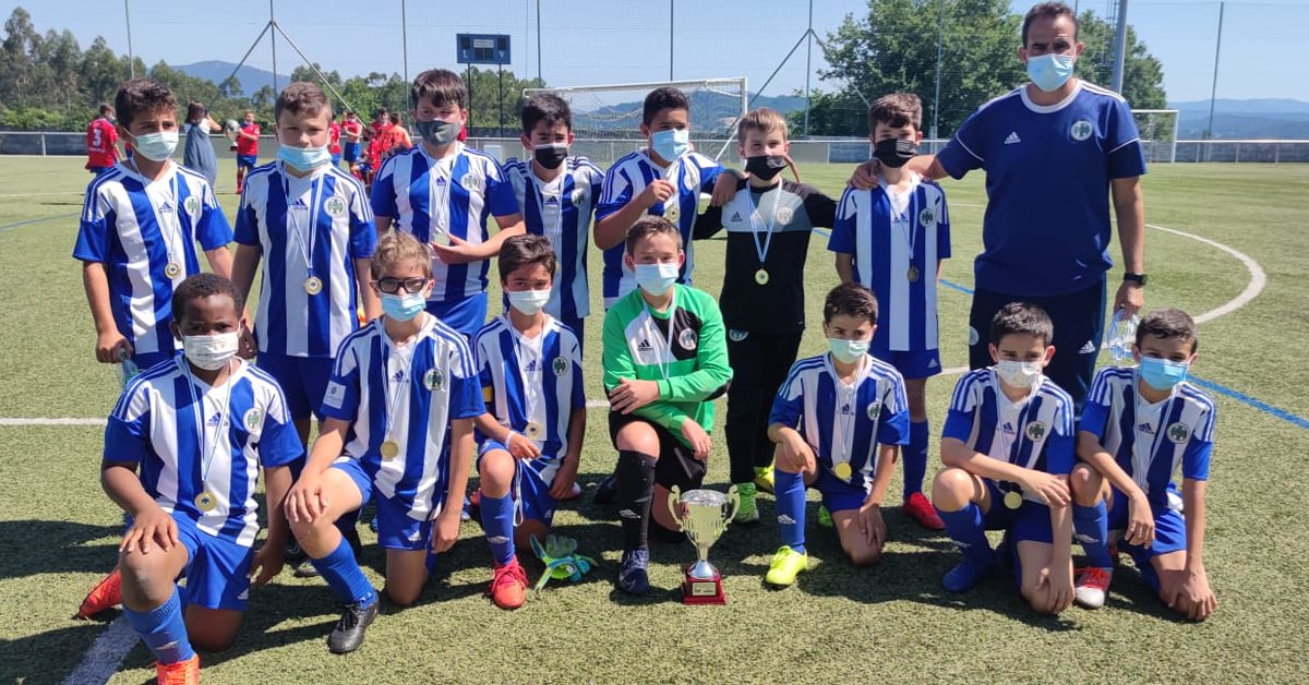 El Alevín F8 disputó al final aplazada por el campeonato de liga este fin de semana. El Umia CF se impuso por 2 goles a 1. Se intentó el empate hasta el mismísimo minuto final pero no pudimos conseguirlo. Los niños terminan subcampeones de liga.  Enhorabuena chicos 🏆🥈👏👏🎊