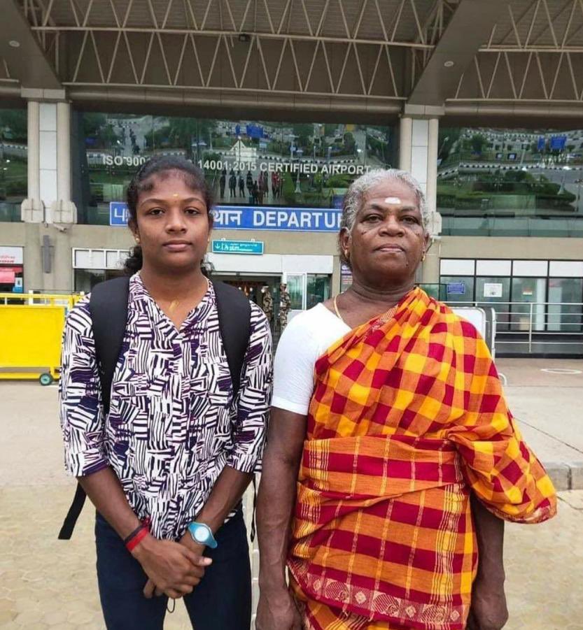Meet V.Revathi aged 23 frm Madurai who’s all set to represent India at #Tokyo2020 in the mixed relay event.

She lost her parents while she was in Class IV &amp; ws raised by her grandmother, pictured here.

The journey of our🇮🇳athletes is a tale of triumph against odds! #Cheer4India
