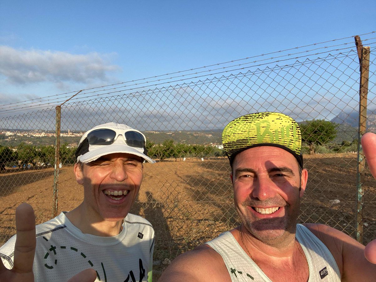 xyecrespo's tweet photo. 13 #KMSxELA #kmsxAlimentos #GrisPower de caminata. 7 con @fedecarrillorus de charla (hoy muy necesaria. Gracias 😘) y 6 solo viendo entrenar @RetroRunning_
Ganas del 19/7 y empezar a entrenar para la @maratobarcelona https://t.co/cXW62ABav5