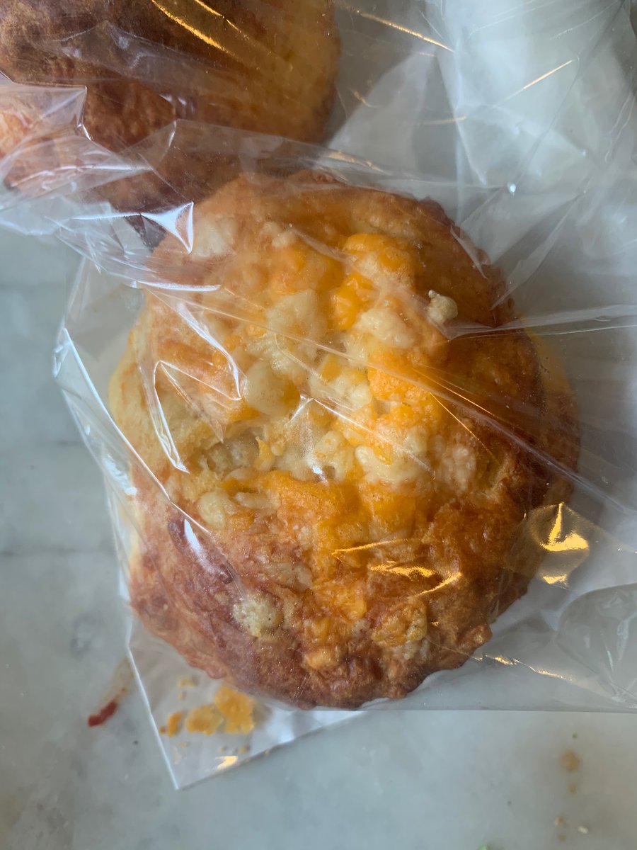 Just having a cheese scone made by one of @duncaninho1 ’(s) relatives. They beat a crumpet, I reckon <a href="/Jeweaves/">Je Ahn</a> <a href="/baxendalestudio/">BAXENDALE</a>