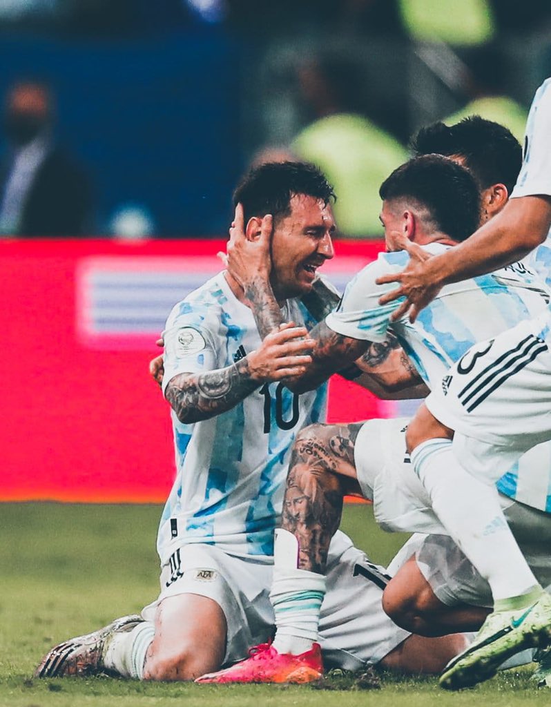 messixlove's tweet photo. nunca viví algo tan lindo. verte salir campeón con la camiseta de la selección no tiene sentido. https://t.co/bh1yuZXwOg