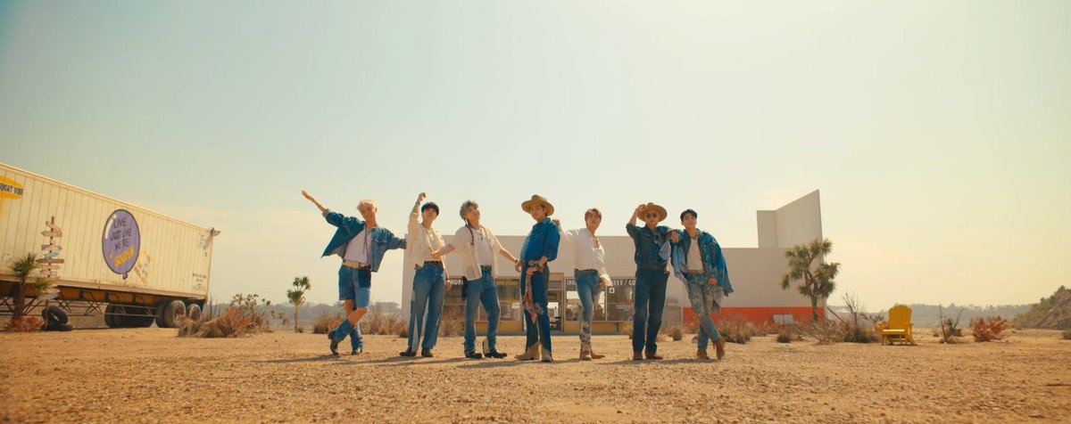 te0133's tweet photo. Solo digamos que esto es ARTE ✨💜

@BTS_twt @bts_bighit #PermissionToDanceIn1Day https://t.co/hym71Zvt2k