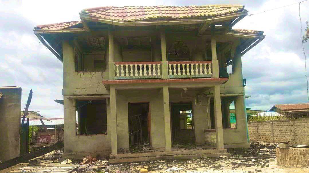 In Kayah State,SAC set fire to 20 houses,28 were destroyed by artillery fire &amp;40 were shot with small arms fire.PDF killed 13 SAC,abducted 4 &amp;demolished a police station in May. WE NEED HELP FOR COVID-19 #MyanmarNeedsO2 #July11Coup #WhatsHappeningInMyanmar