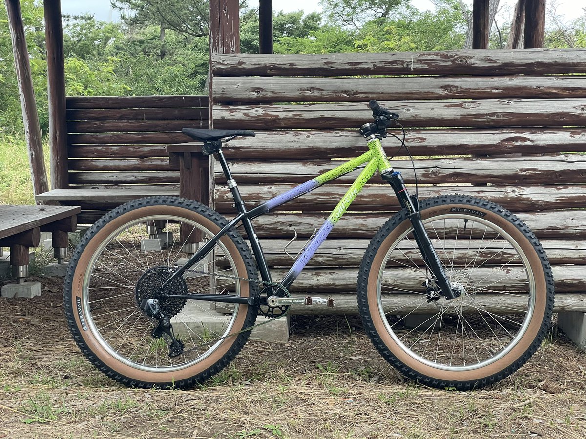 taichisan38's tweet photo. 新しく組んだMTB！かっこいいだろ？

#Allcitycycles #Electricqueen #srameagleaxs #rockshox #whiteindustries #magura #オールシティ #エレクトリッククイーン #クロモリ #ハードテイル https://t.co/HyQUJedOQa