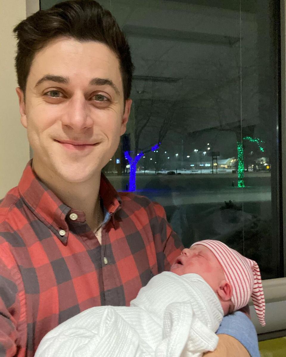 Happy birthday to David Henrie!

The actor, director, and wizard turns 32 today. 