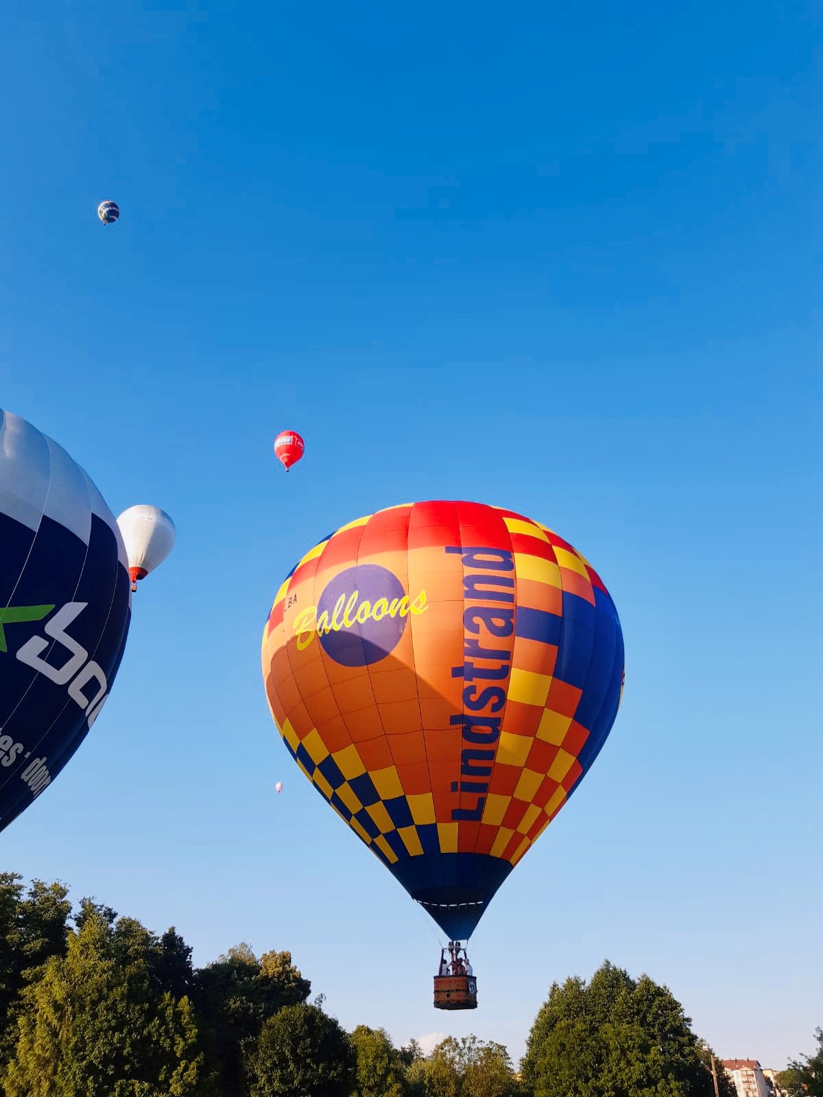 IMGW-PIB METEO POLSKA a Twitter: "W ostatnich dniach w #Rypin można było  podziwiać Zawody Balonowe. Balony na tle bezchmurnego nieba wyglądały  fantastycznie 🥰 #IMGW #zawodybalonowe #lotbalonem https://t.co/eAXt0Xk7kV"  / Twitter