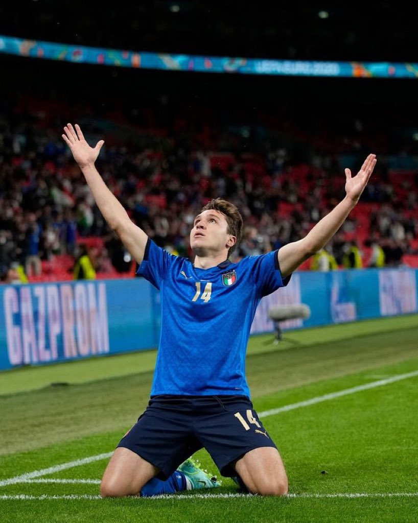 yacinof's tweet photo. @Azzurri_AR ستشتعل لندن الليلة بانتصار إيطاليا 🇮🇹 فورزا ازوري 🇮🇹❤️ https://t.co/kSKzHPRFWq