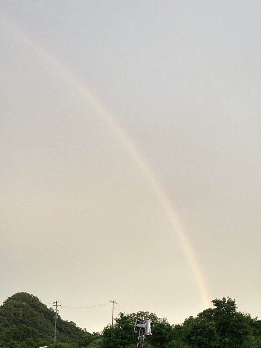 iwa_dro's tweet photo. 久しぶりの虹🌈が出ました‼️ https://t.co/vQv0CN79dh
