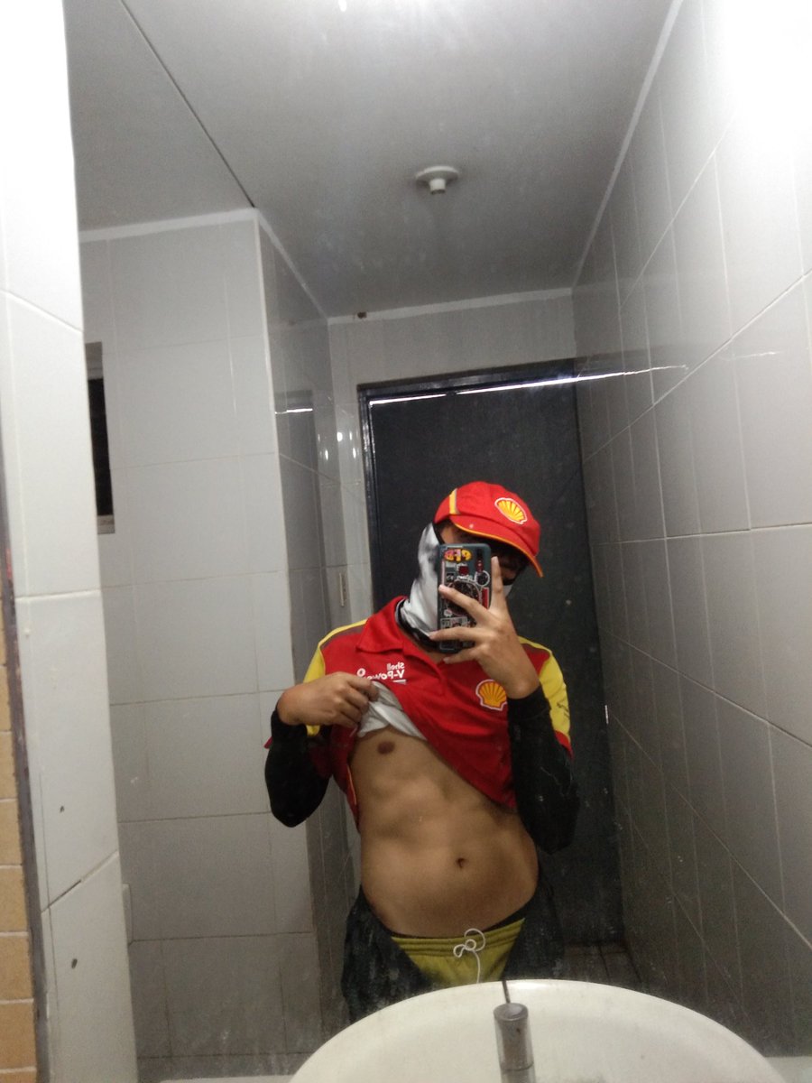 CuriousTop022's tweet photo. Sure kayo ayaw nyo sa gasoline boy ? https://t.co/Ed6FO3RO6W