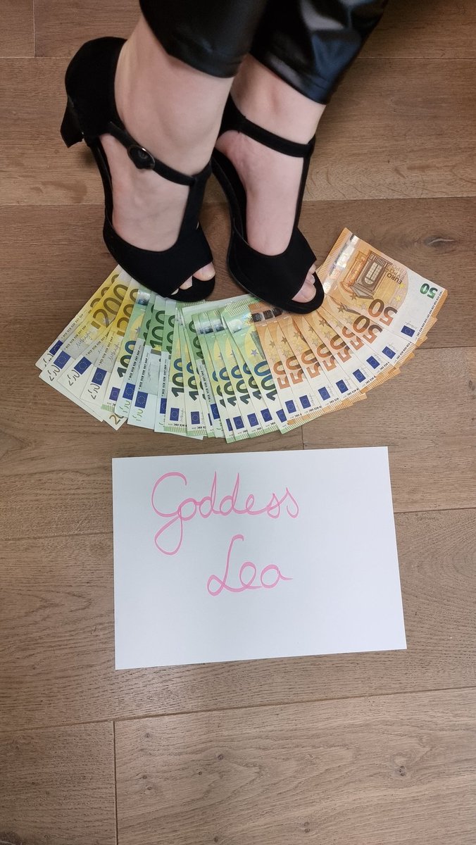 GoddessLea10's tweet photo. Ich bins Goddess Lea💫 
Ihr Loser werdet mich lieben 😈 https://t.co/j23DIW68wK