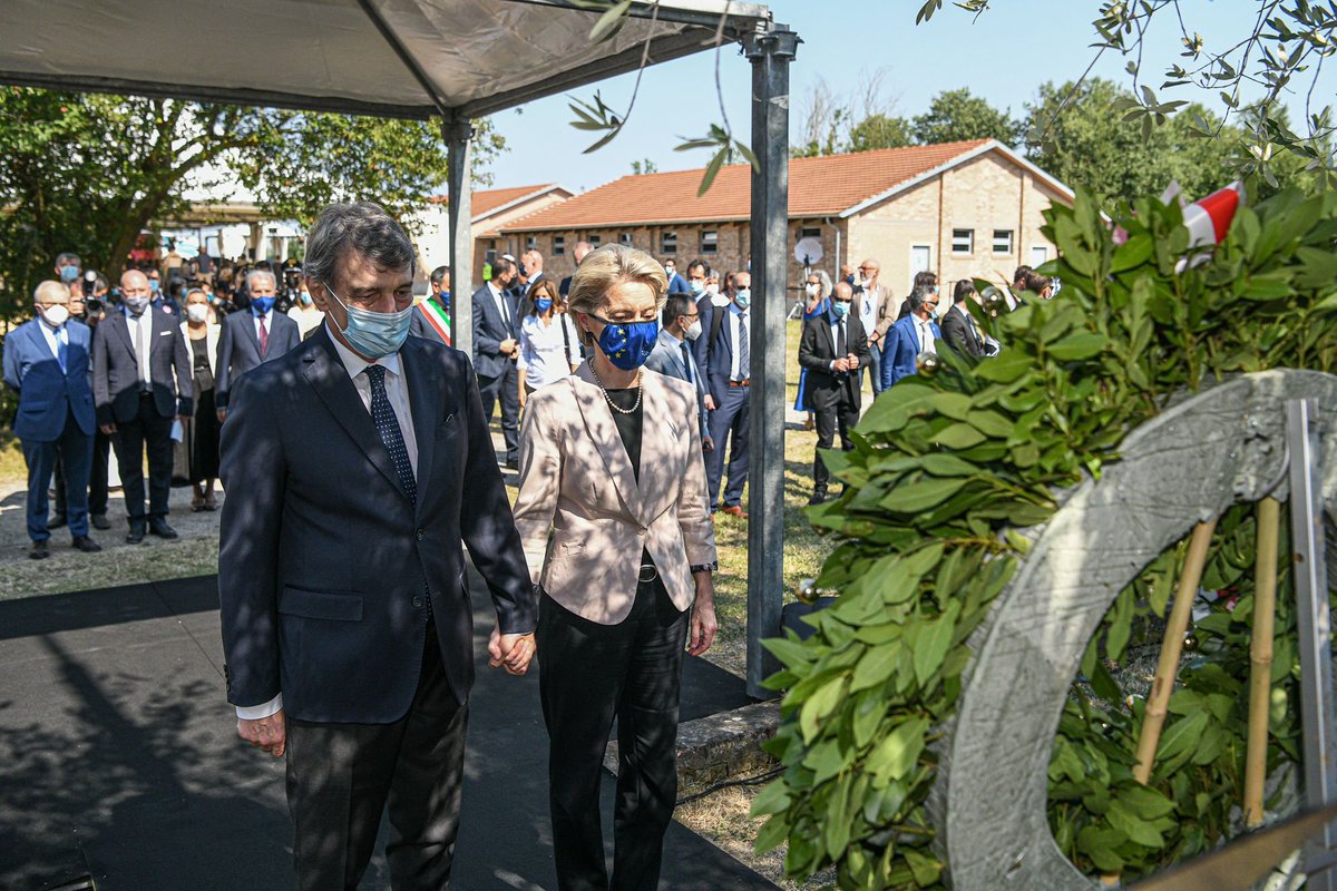 EP_President's tweet photo. Siamo a Fossoli oggi per ricordare che non possiamo permetterci di sottovalutare odio, violenza, discriminazioni.

Dobbiamo costruire un nuovo umanesimo europeo, fondato sull'unità nella diversità. In Europa i diritti di ogni persona sono diritti di tutti. https://t.co/bfvBNofH2p https://t.co/lj7RiVusTd