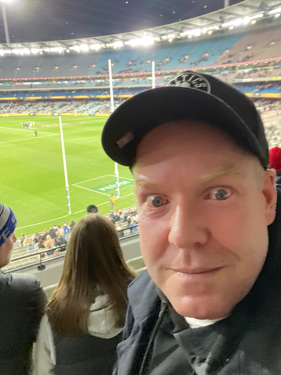 Peter Helliar tweet media