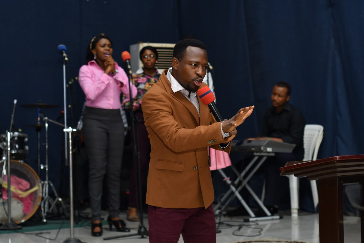 SOPORCH's tweet photo. @Martinsolusakin You don't chose where the Holy Spirit leads you. You must live a life of constant surrender. - @Martinsolusakin 

#LightinDarkness #SundayService #Soporch https://t.co/Uqjgx3FD1R