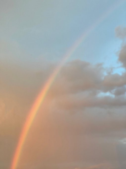 Amazing rainbow after the torrential rain. https://t.co/4Ilf39rkNX