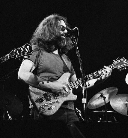 The #GratefulDead, featuring #BobWeir, #JerryGarcia, and #PhilLesh (Photo 2/3), performing live at the Closing of Winterland - 12/31/1978, where 5000 Deadheads gathered to say farewell.

Watch the entire show on YouTube.
livedead.show/winterland

(Photo credit: Kirk West/Getty)