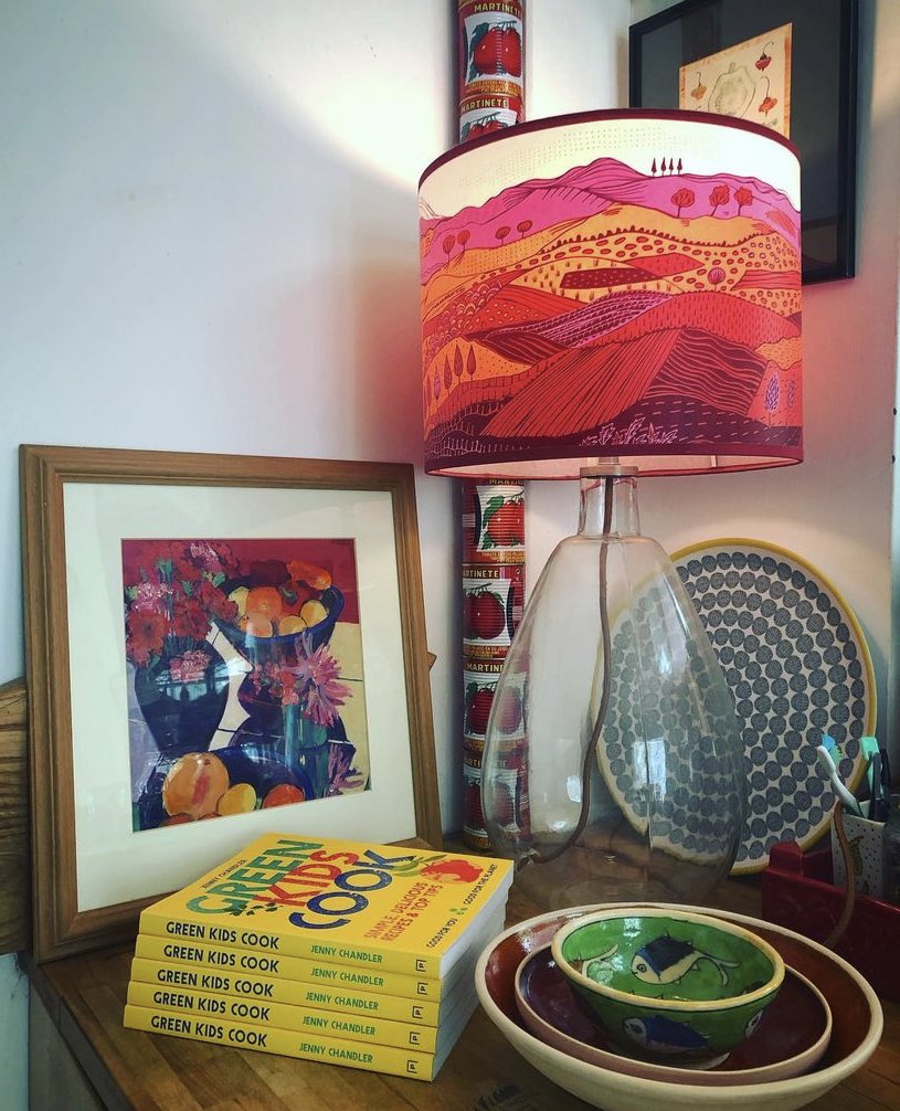 LushDesigns_'s tweet photo. Our lamp in a corner of cookery writer and fellow bean enthusiast @jennychandleruk #aslongasithasapulse #humanbeans #greenkidscook https://t.co/XJlZO7TsZs