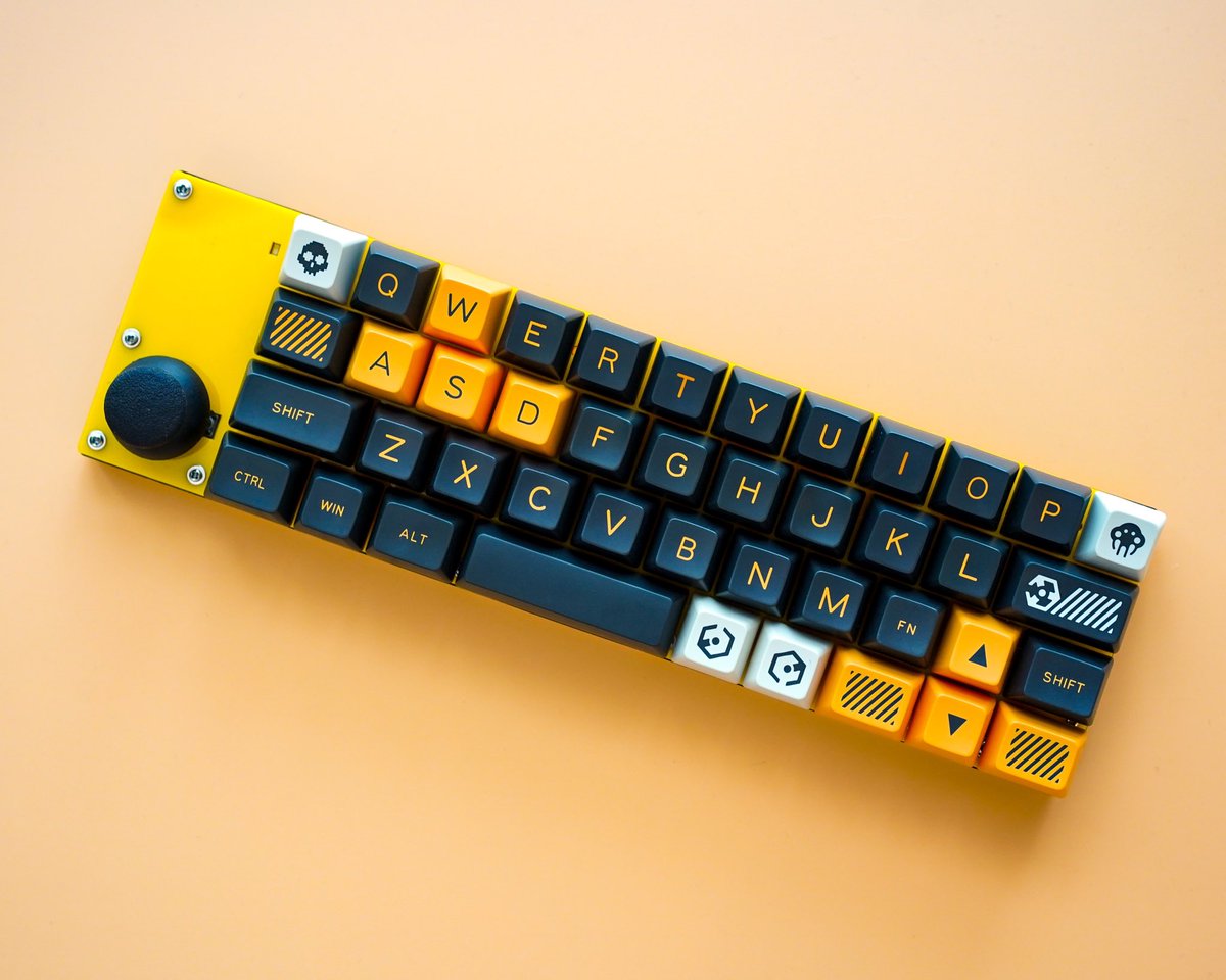 アナログスティック付きキーボード
Keyboard: dg enjoy (prototype)
Switch: Gateron Cap Milky-Yellow
Keycap: Maxkey SA Virtual War

#KEEB_PD #KEEB_PD_R52
#自作キーボード