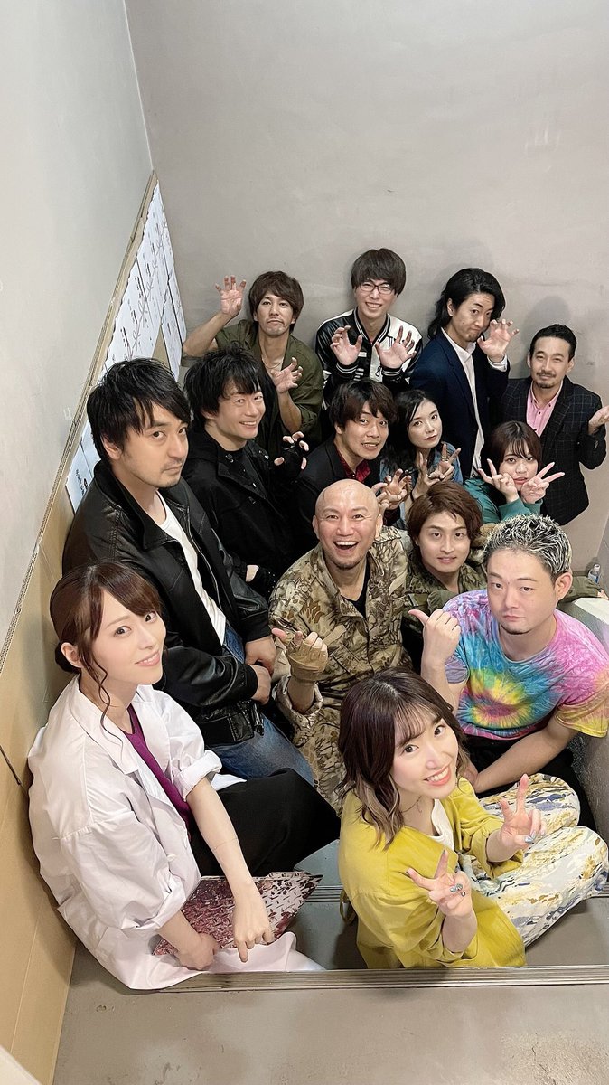 tyson_ohya's tweet photo. 大千穐楽、人狼陣営勝利でした!
そんでもって
バイロン初MVP🎉
サミー、セシル、パオロ
ありがとうっす!
カード配りの時ガチ雷鳴が轟いた時から勝利は確定してたのかも。
エンディングも鳥肌!
終演後、虹🌈がこの公演を祝福してく
れてました^ ^
みんな
最高だった!!
#TLPTS
#トランスミッション https://t.co/YXzlm6I3Oa